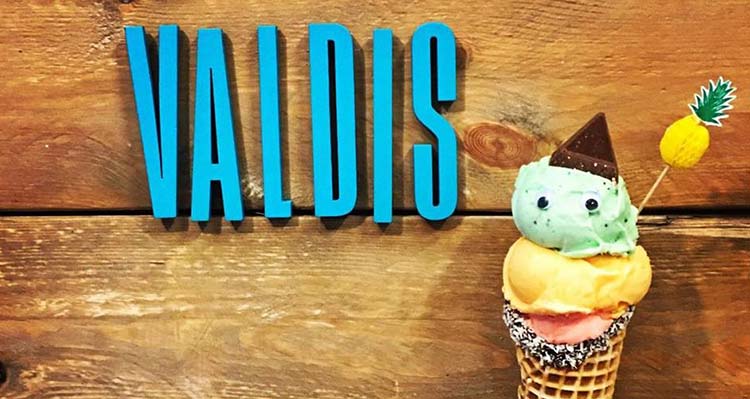 Valdis ice cream sign and an ice cream cone.